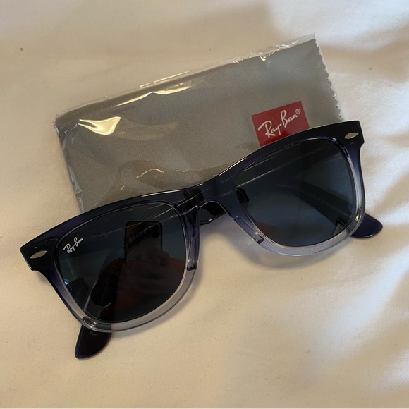 Ray Ban Original Wayfarer sunglasses - Picture 2 of 7